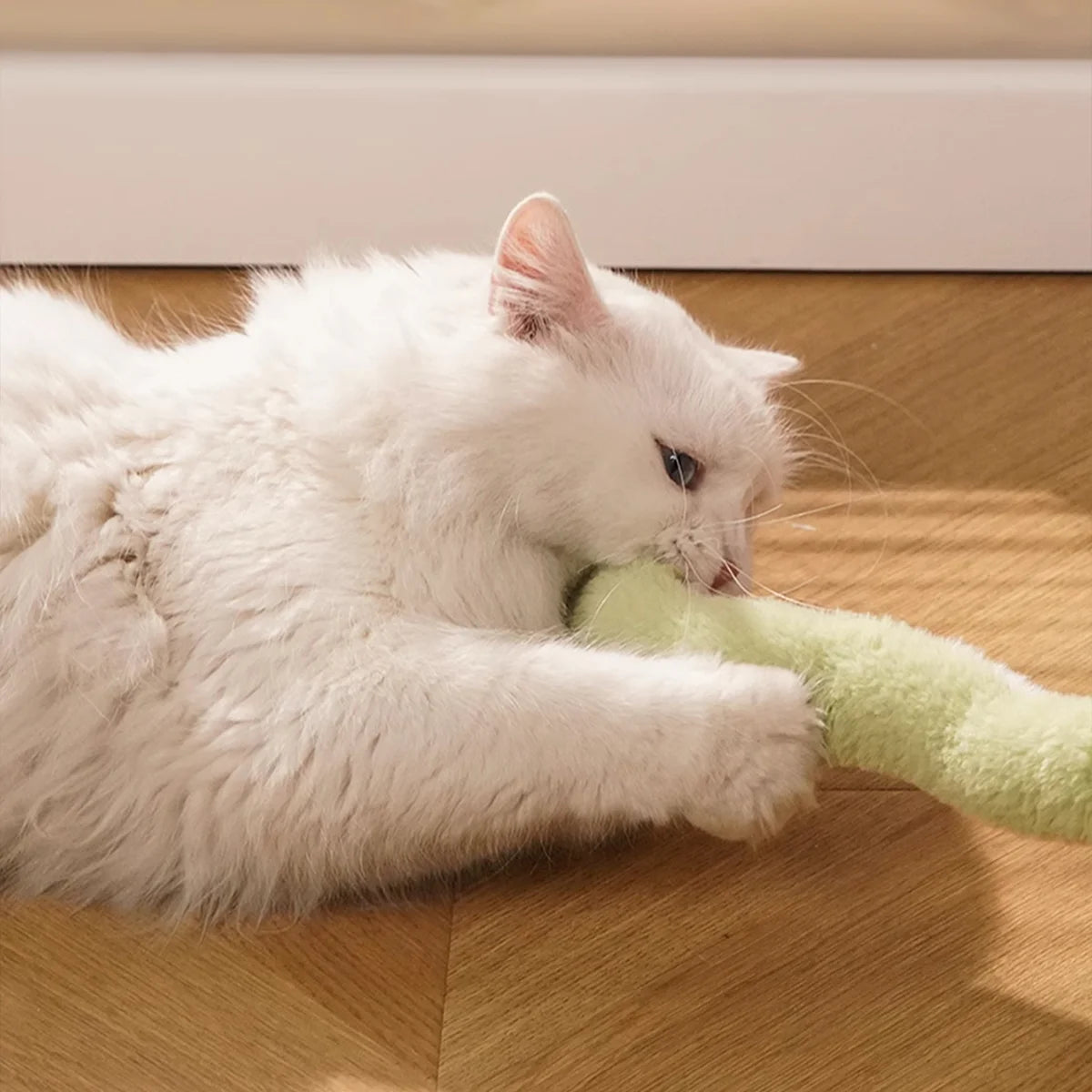 Mjukt Ormleksak för Katt – Tuggtålig & Interaktiv Plyschorm